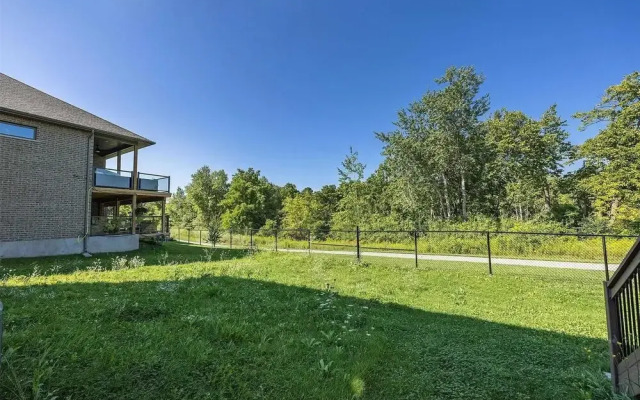 Spacious Private Comfortable Home