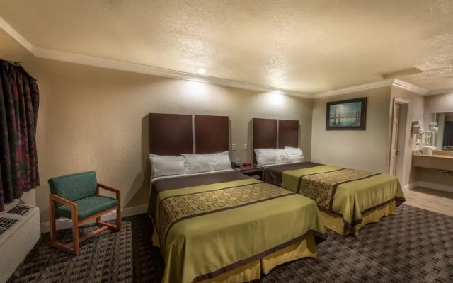 Edgewater Inn Reedley