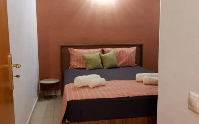 Quiet apartment with easy access to attractions.