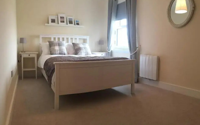 The View, 22 School Park