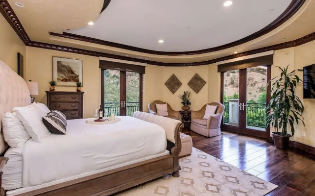 Robmar Mansion - Beverly Hills Mediterranean Estate With Pool & Sport Court