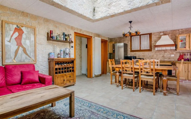 Beautiful Holiday Home in Zelarino With Swimming Pool