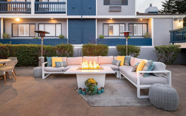 Mariposa Inn & Suites
