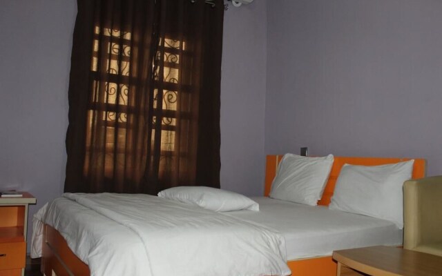 Ayoluyem Hotel