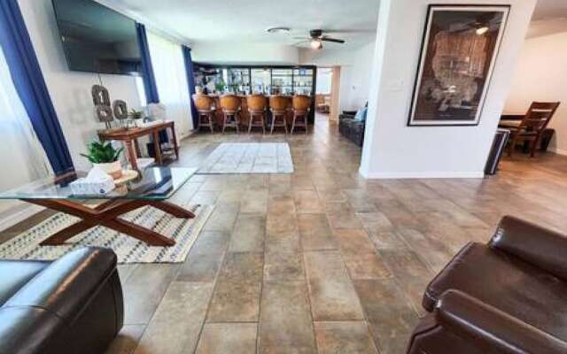 Cozy 4-Bedroom Beachside Home