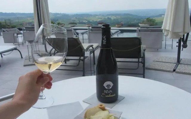 Réva Residences & Pool