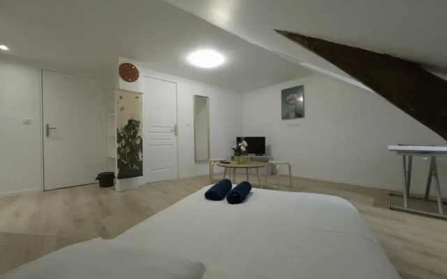 Modern Comfort in the Heart of Le Mans