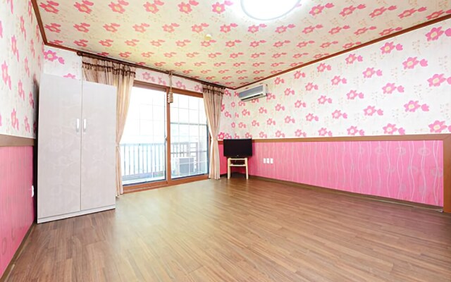 Gapyeong Yongchu View Sound Pension
