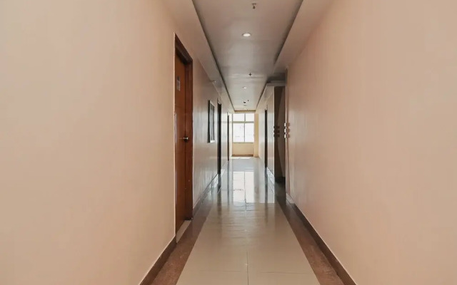 OYO 740 Hotel Suravi