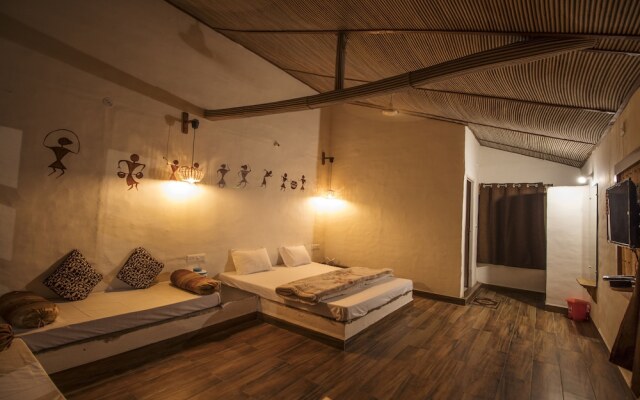 WOW STAYZ2 Pachmarhi Foothill Cottages