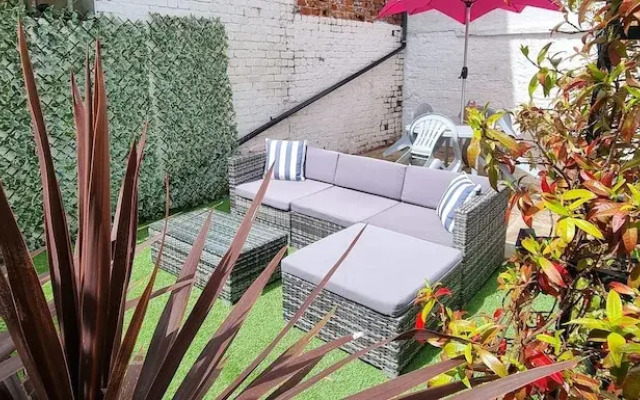The Hideaway ll /enclosed Garden/quiet/central