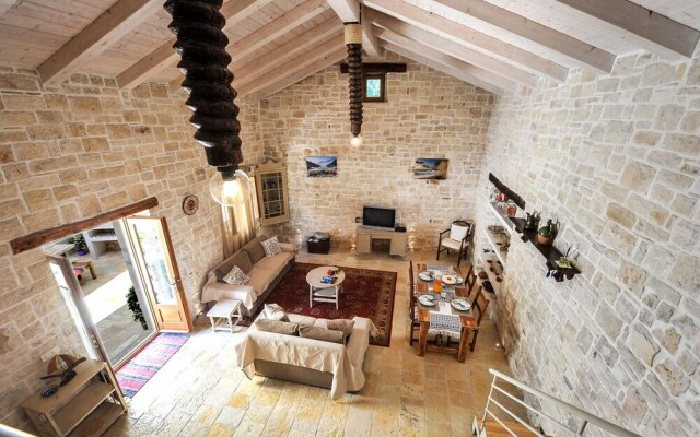 Leonora House With Private Pool Close to Gaios