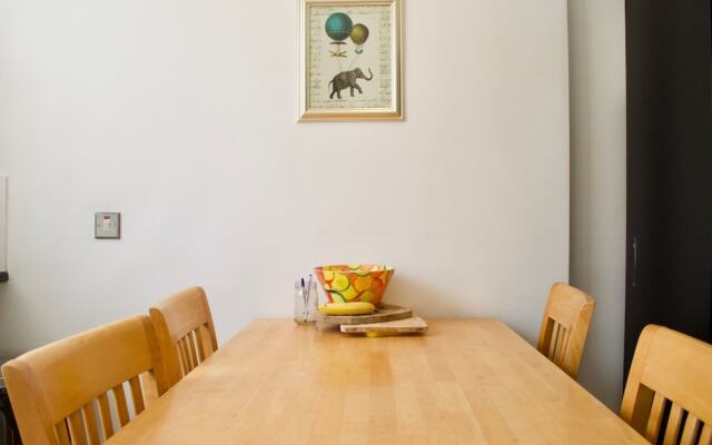 Bright and Central 3 Bedroom Apartment