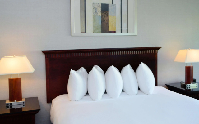 Doubletree by Hilton Newark - Fremont