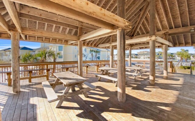 Sandpiper Cove #9215 by Destin Getaways