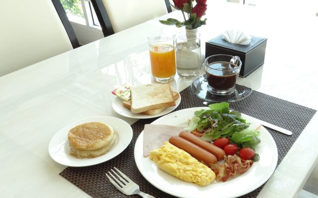 Infinity Holiday Inn Bangkok