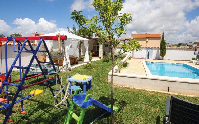 Amazing Home in Pula with Hot Tub, WiFi & 4 Bedrooms