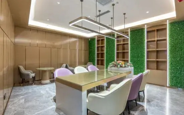 Lavande Hotel (Longnan Railway Station)