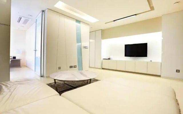 The Classic 500 Pentaz Executive Residence