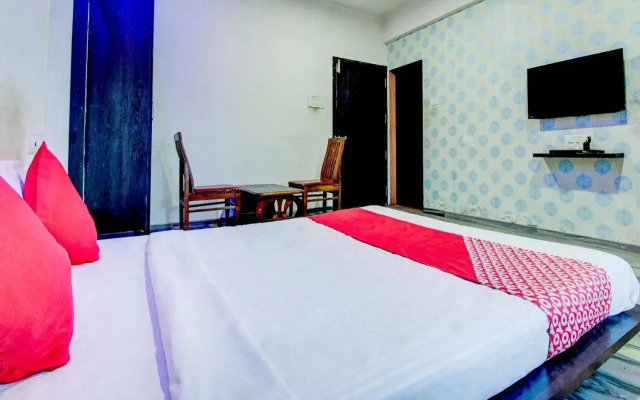 Oyo Flagship 805380 Gandharva Lodging