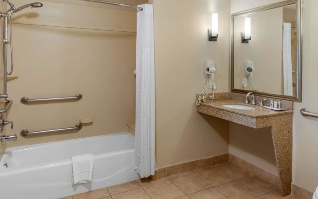 Comfort Suites Barstow near I-15