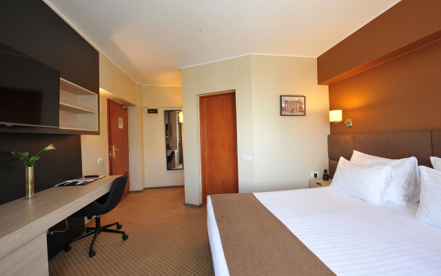 Crystal Palace Hotel