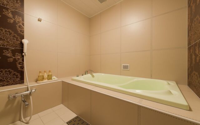 HOTEL IRIS - Adult Only