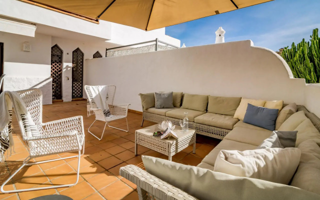 GH-Modern 2 bed apartment with Pool in Estepona