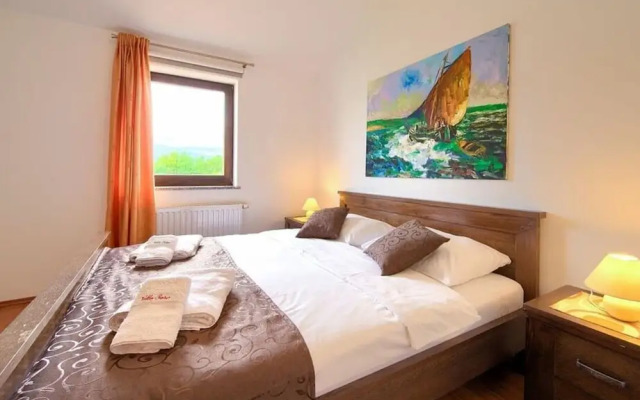 Villa Tara With a Beautiful Heated Pool