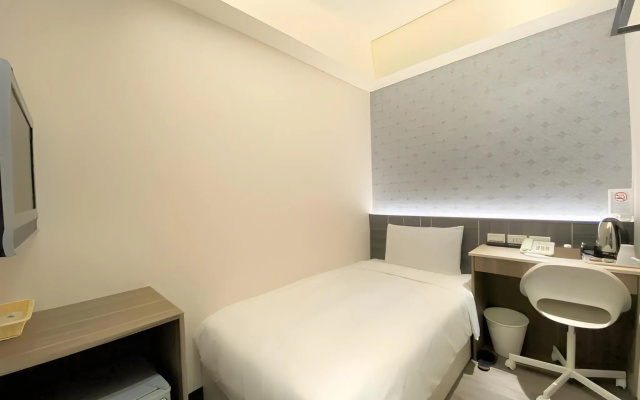 Chair Man Hotel
