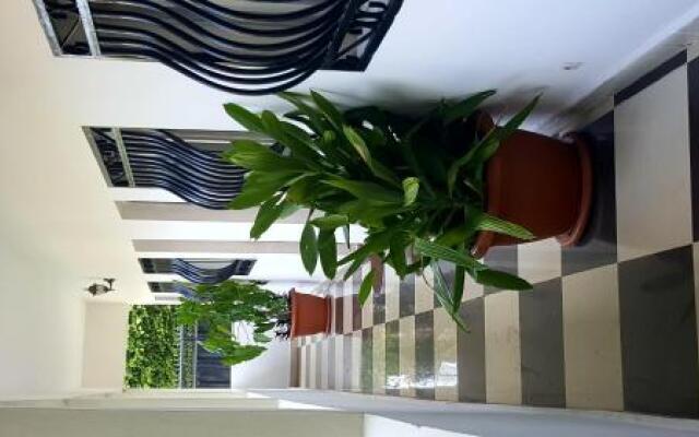 Le Petit Chalet Hotel