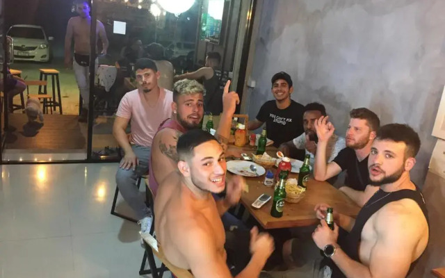 You In House URT Surathani Airport