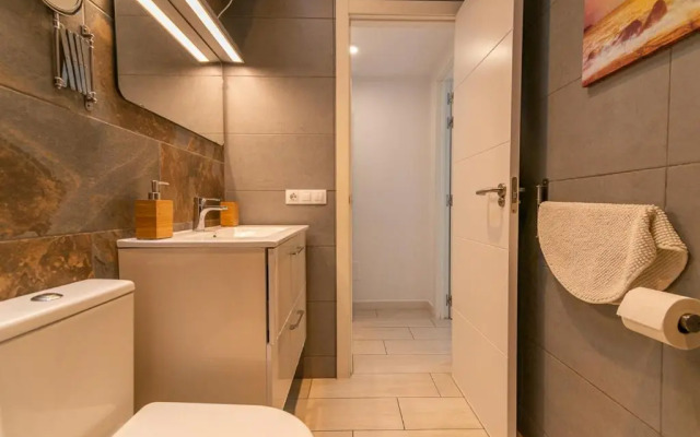 Costa Lairaga Suite junto a Canteras