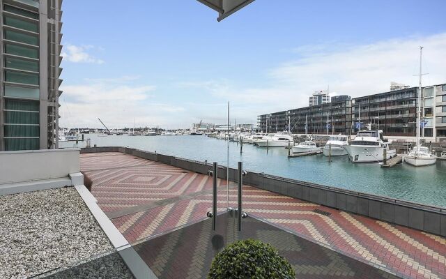 QV Modern Light filled Apartment - 751