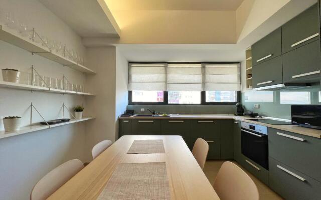 Luxury beachfront apt - quite area, 100 sqm