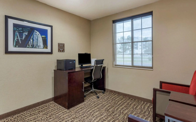 Comfort Suites