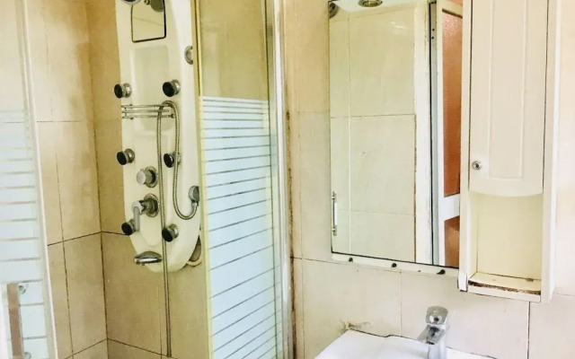 De'Bliss Gold Hotel & Suite