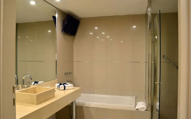 Le Parc Hotel & Suites