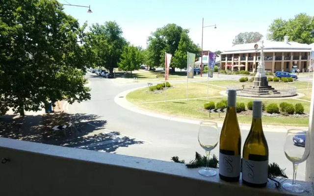 Delatite Hotel