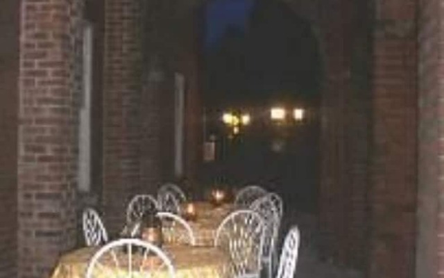 Elkhorn Inn & Theatre