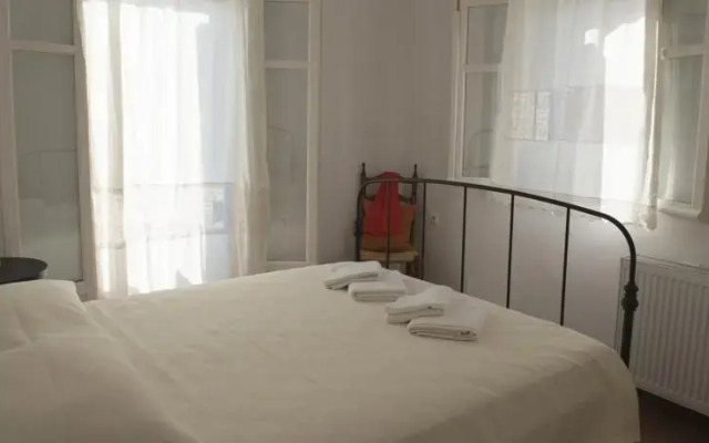 Nafsikas & Ntinos Home