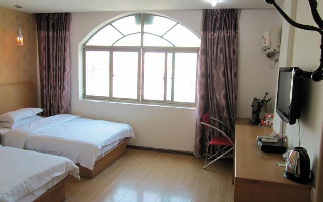 Hezhou E-age Hotel
