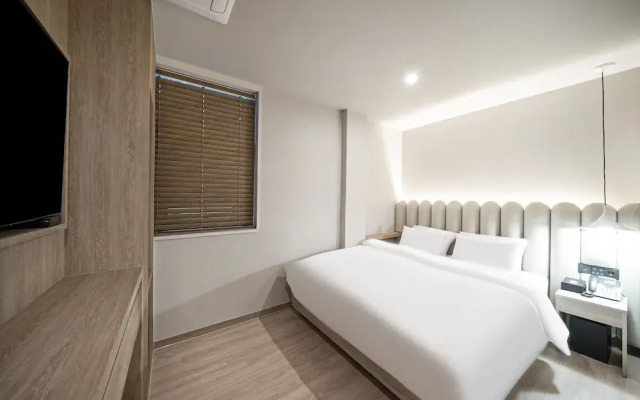 Poverta Stay Hotel