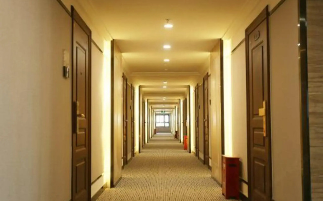5 Hotel