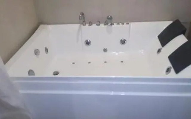 The Grand Vardhman Hotel