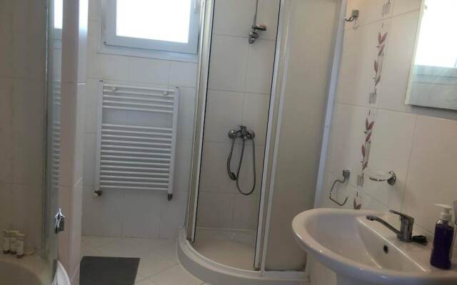 Villa Green Palace, Private Pool, Sea & Mountain Views , Spacious & Beautiful