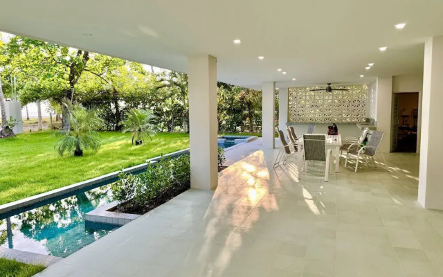 Esterillos Lote 6 Bedroom Home