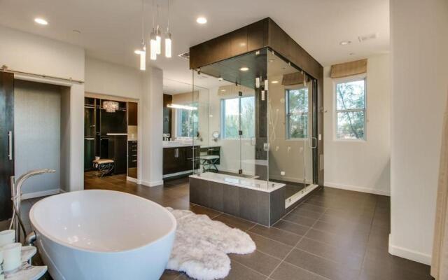 Stunning Private & Modern N. Scottsdale Estate!
