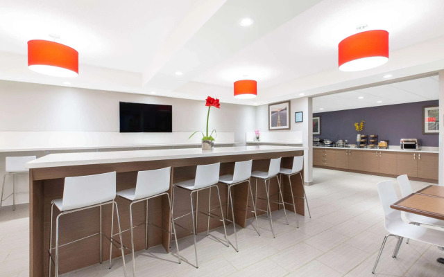 Microtel Inn & Suites By Wyndham Fort Mcmurray