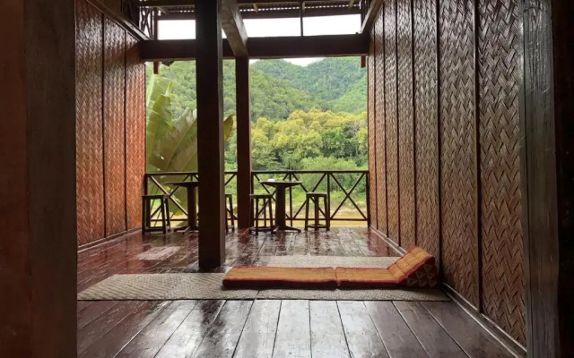 Mekong Riverside Lodge